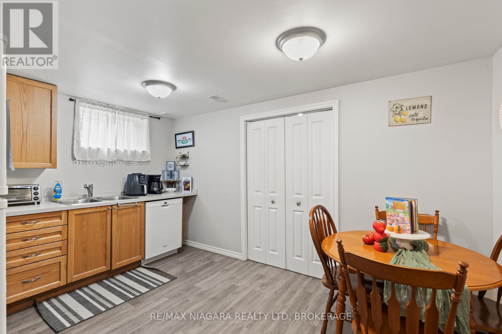 18 Chalmers Street, St. Catharines (Facer), Ontario  L2N 5C8 - Photo 17 - X12129651
