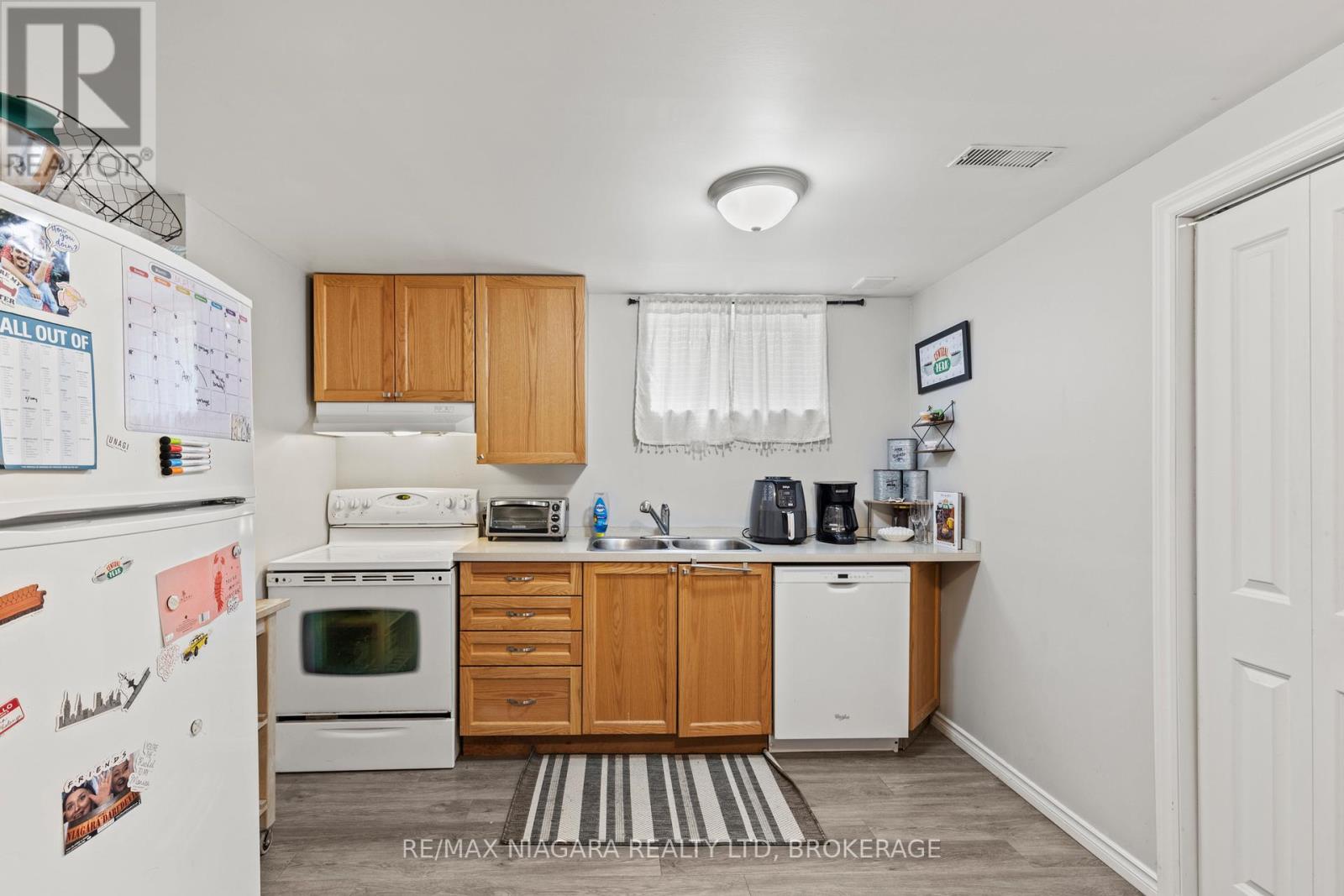 18 Chalmers Street, St. Catharines (Facer), Ontario  L2N 5C8 - Photo 18 - X12129651
