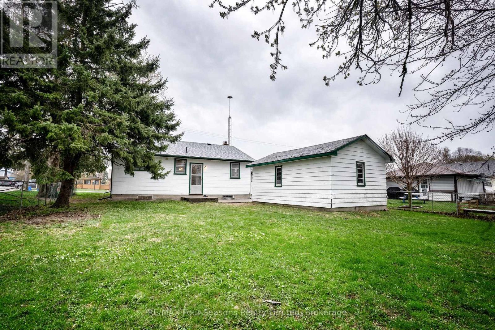 120 Charles Street W, Wellington North, Ontario  N0G 1A0 - Photo 2 - X12129603