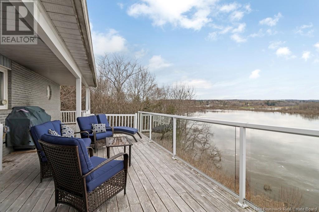 Property at 32 Eagle Court image 3