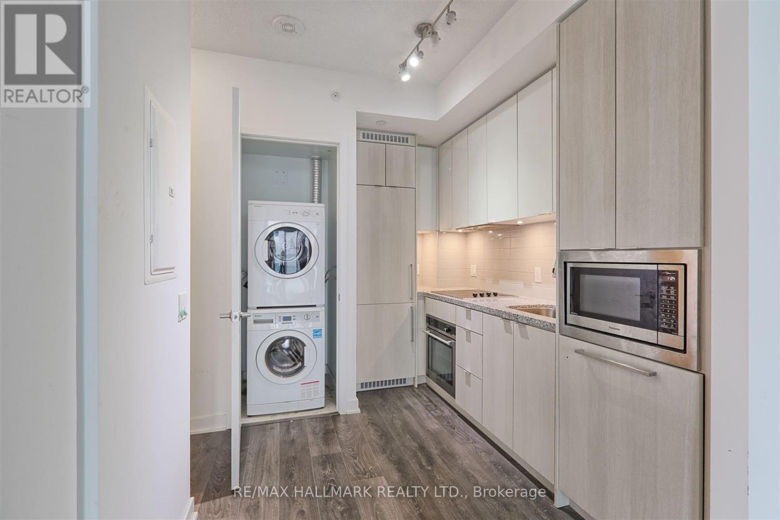 2507 - 125 Blue Jays Way, Toronto, Ontario  M5V 0L7 - Photo 10 - C12129635