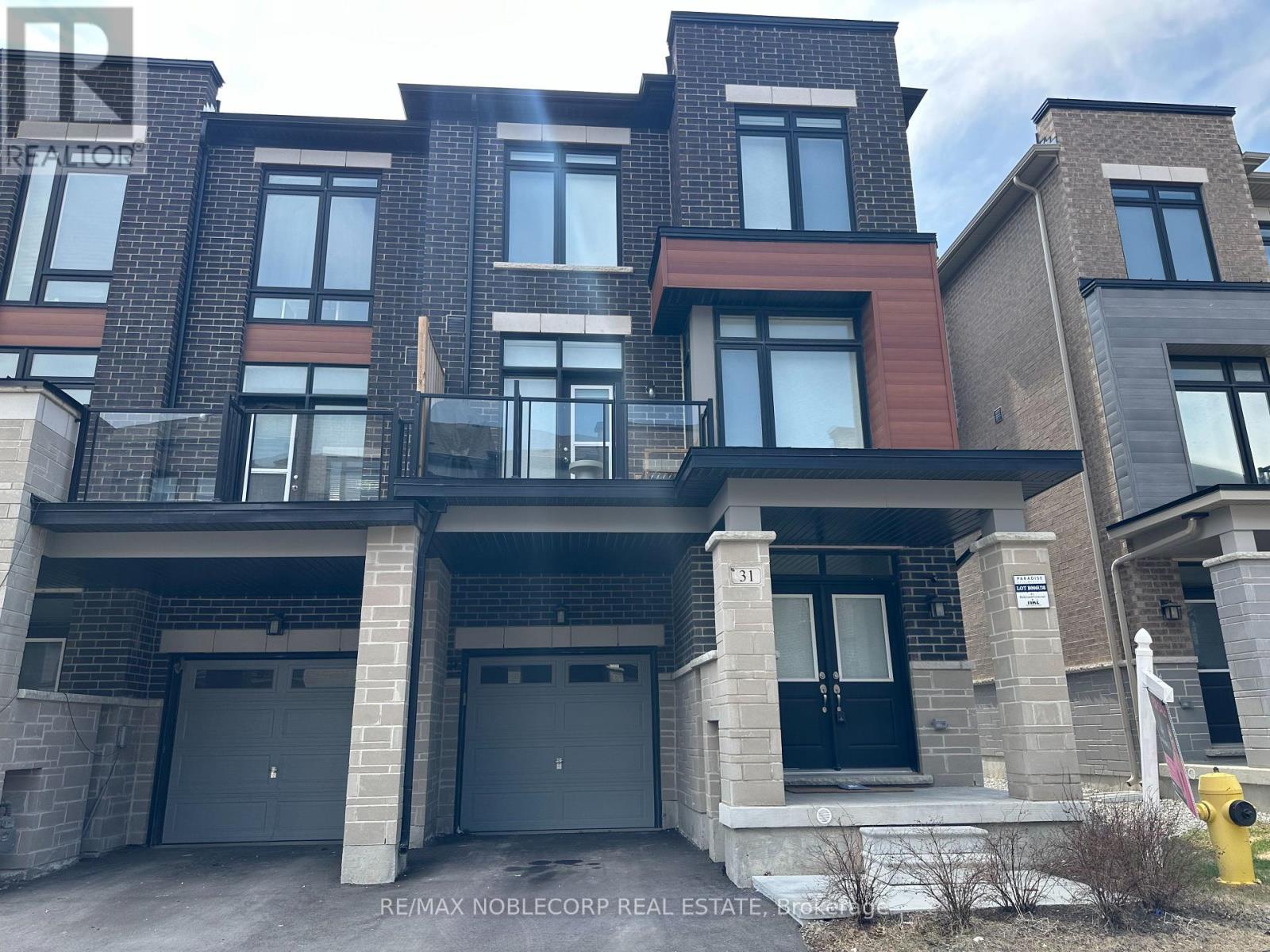 31 Holyrood Crescent, Vaughan (Kleinburg), Ontario  L4H 5G2 - Photo 3 - N12126377