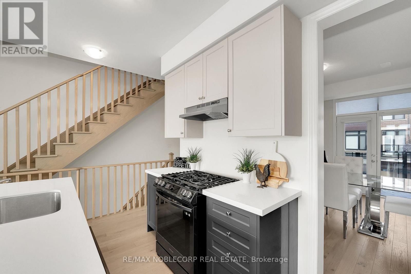 31 Holyrood Crescent, Vaughan (Kleinburg), Ontario  L4H 5G2 - Photo 11 - N12126377