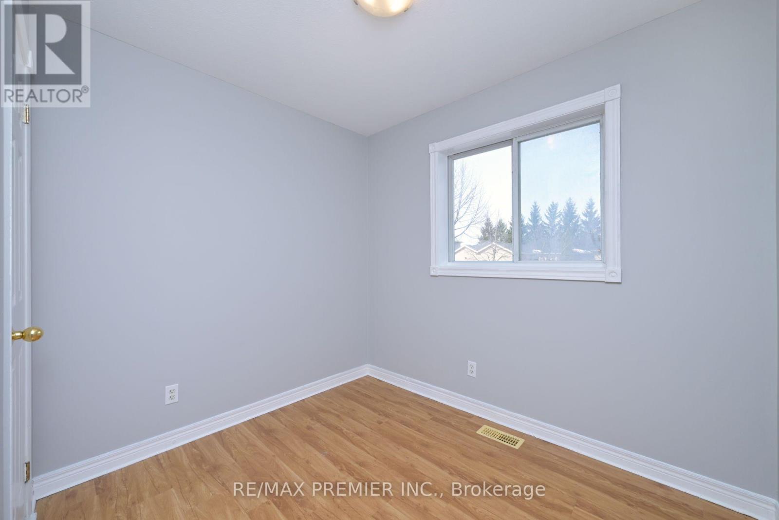 1 Violet Street, Barrie, Ontario  L4N 9N1 - Photo 11 - S12129615