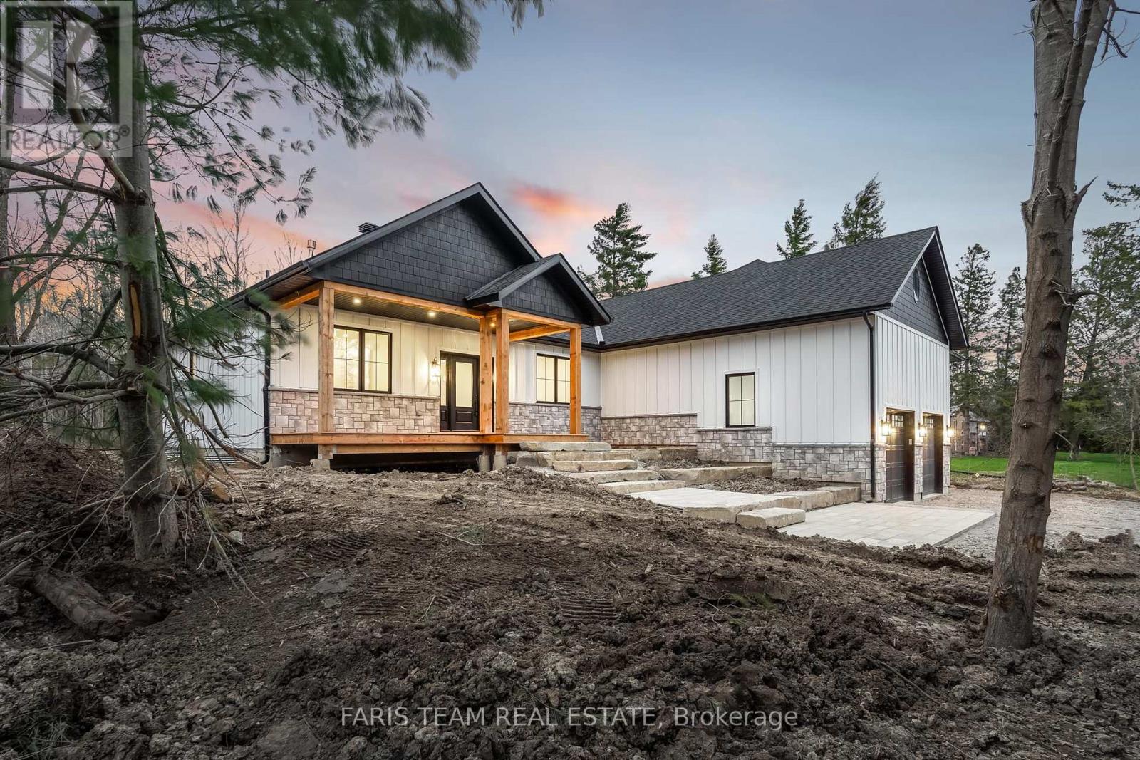 Property at 262 LAKESHORE ROAD W image 2
