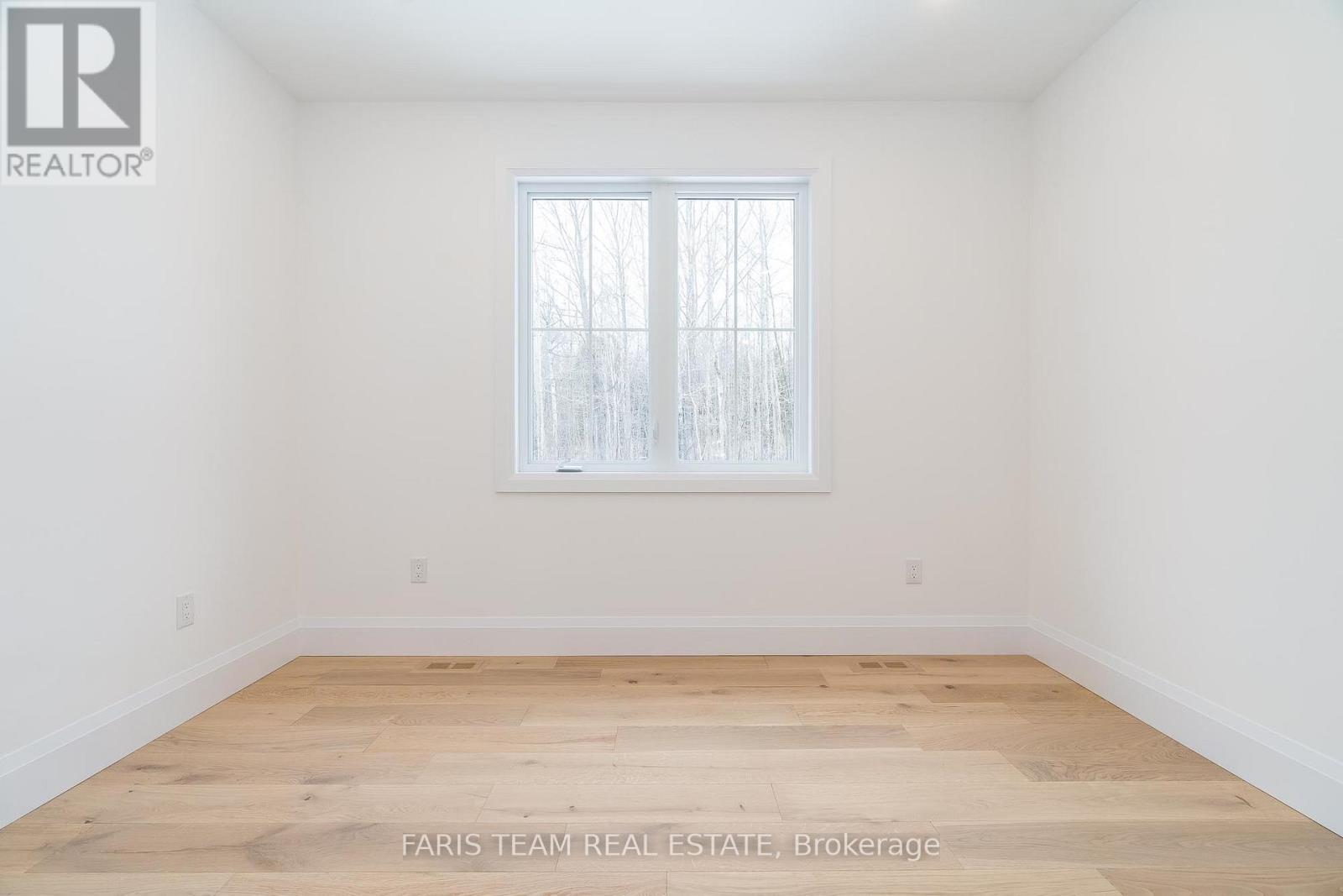 262 Lakeshore Road W, Oro-Medonte, Ontario  L4N 3B7 - Photo 22 - S12129625