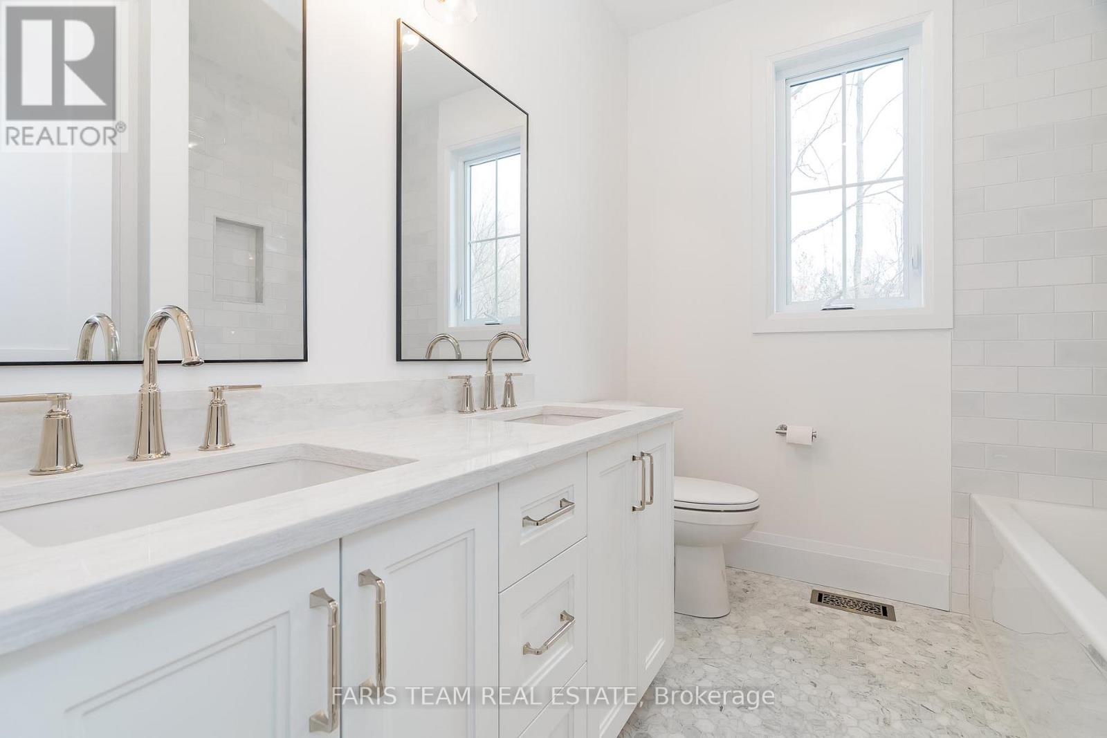 262 Lakeshore Road W, Oro-Medonte, Ontario  L4N 3B7 - Photo 23 - S12129625