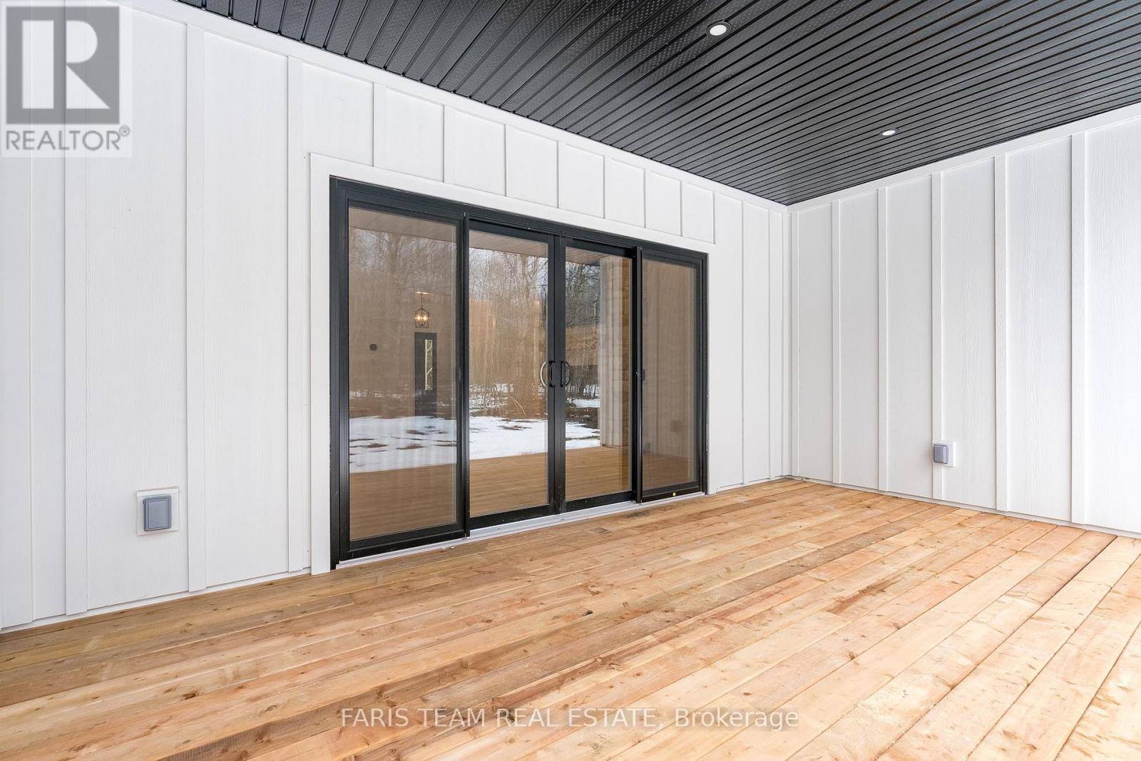262 Lakeshore Road W, Oro-Medonte, Ontario  L4N 3B7 - Photo 26 - S12129625