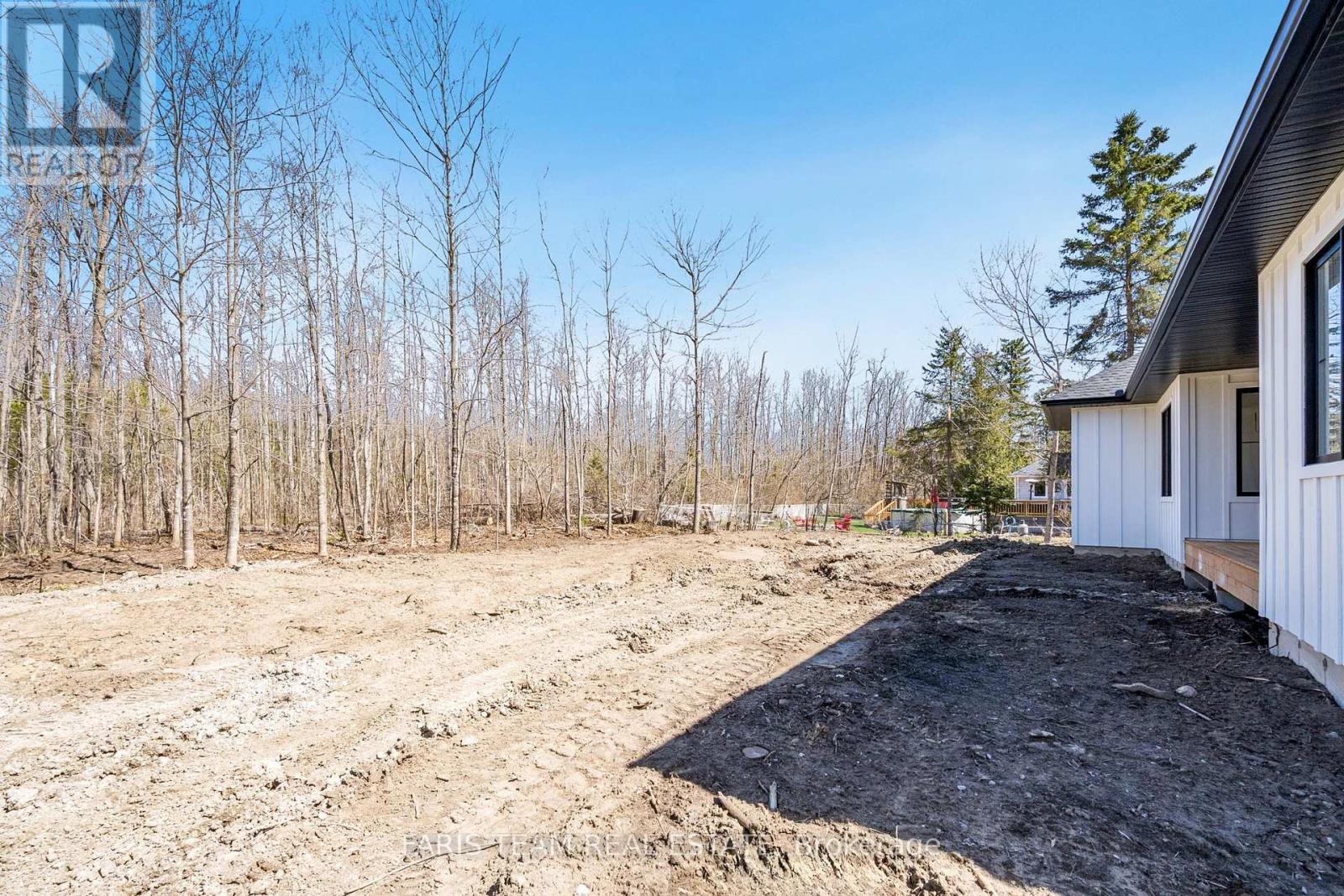 262 Lakeshore Road W, Oro-Medonte, Ontario  L4N 3B7 - Photo 28 - S12129625