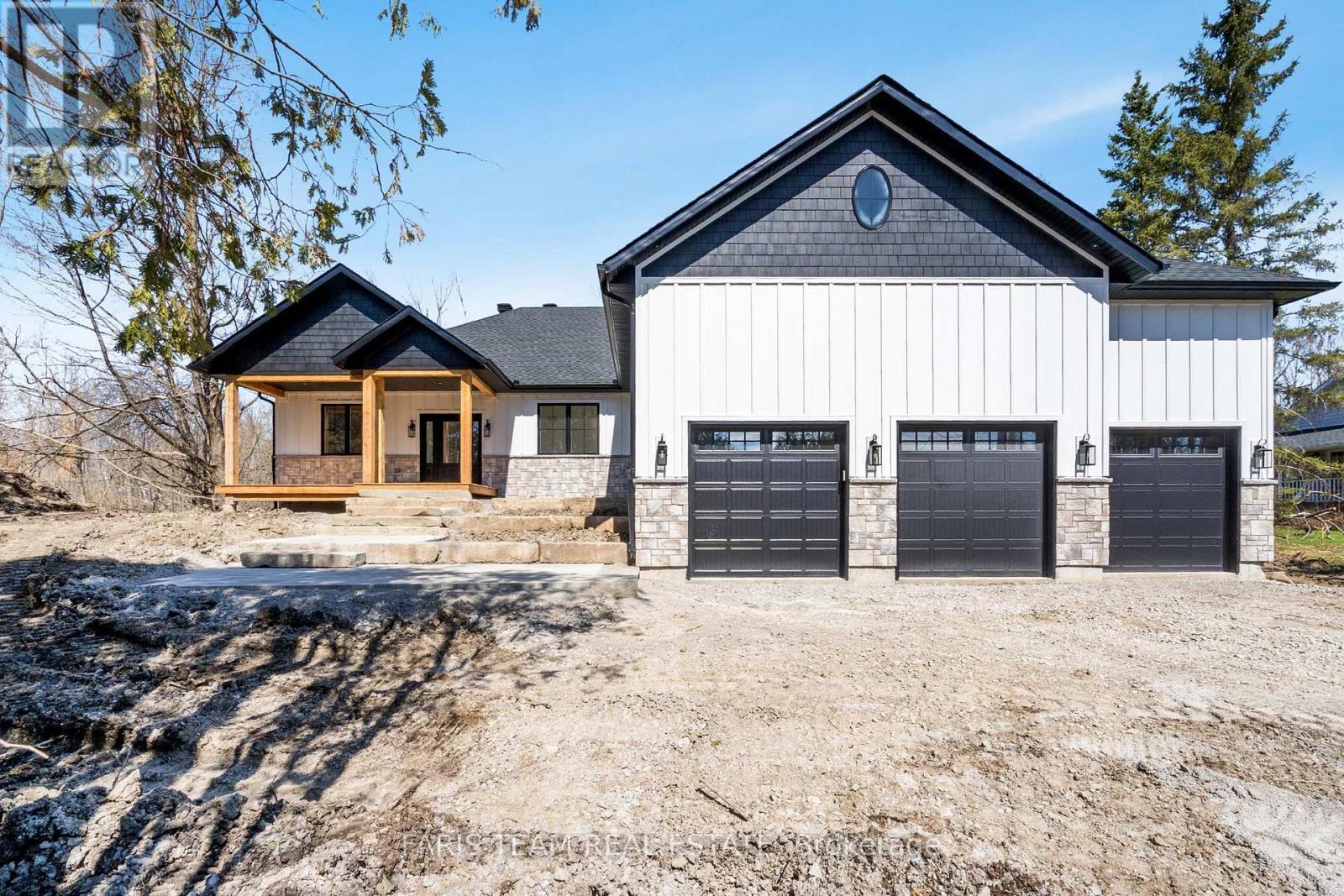 Property at 262 LAKESHORE ROAD W image 3