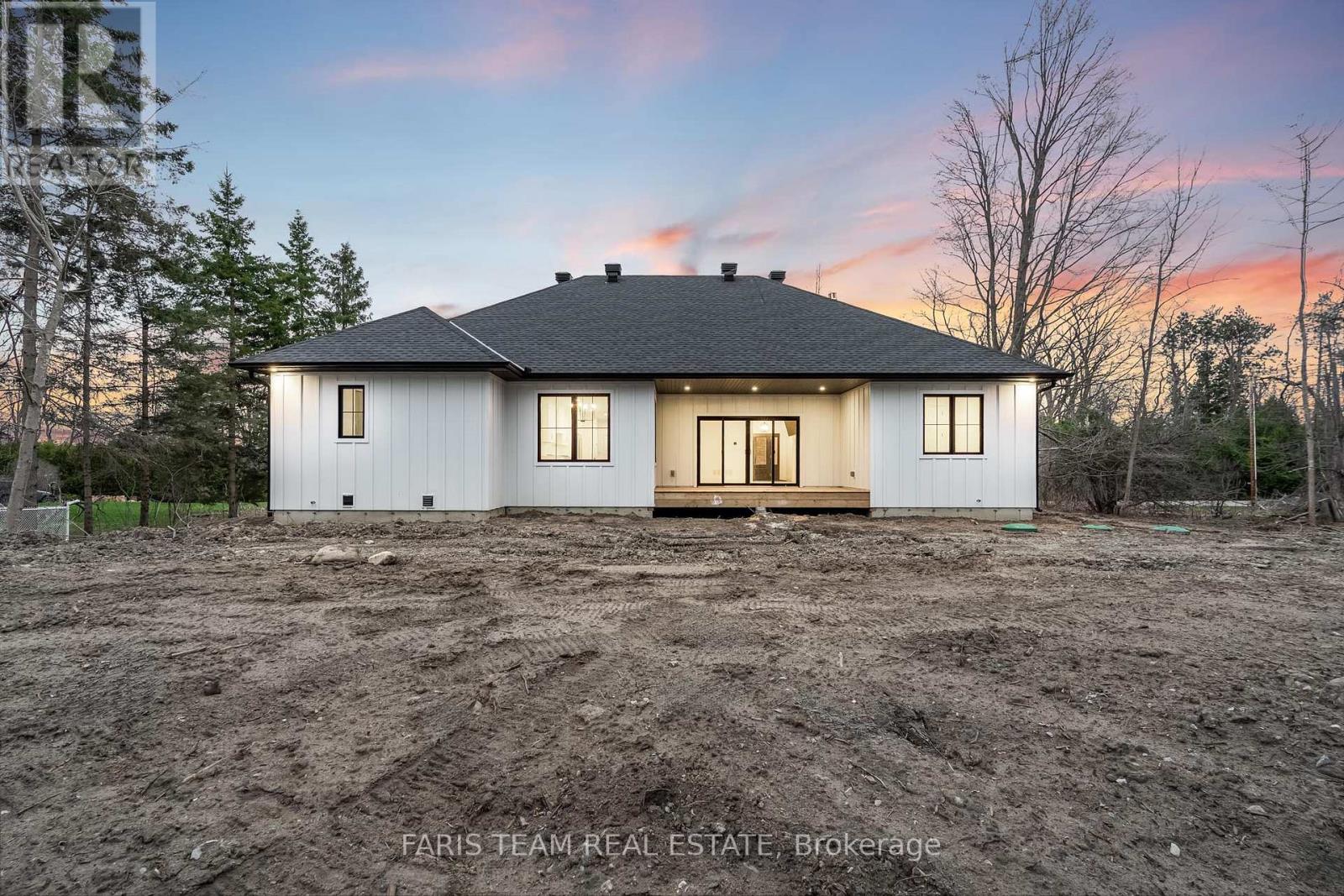 262 Lakeshore Road W, Oro-Medonte, Ontario  L4N 3B7 - Photo 33 - S12129625
