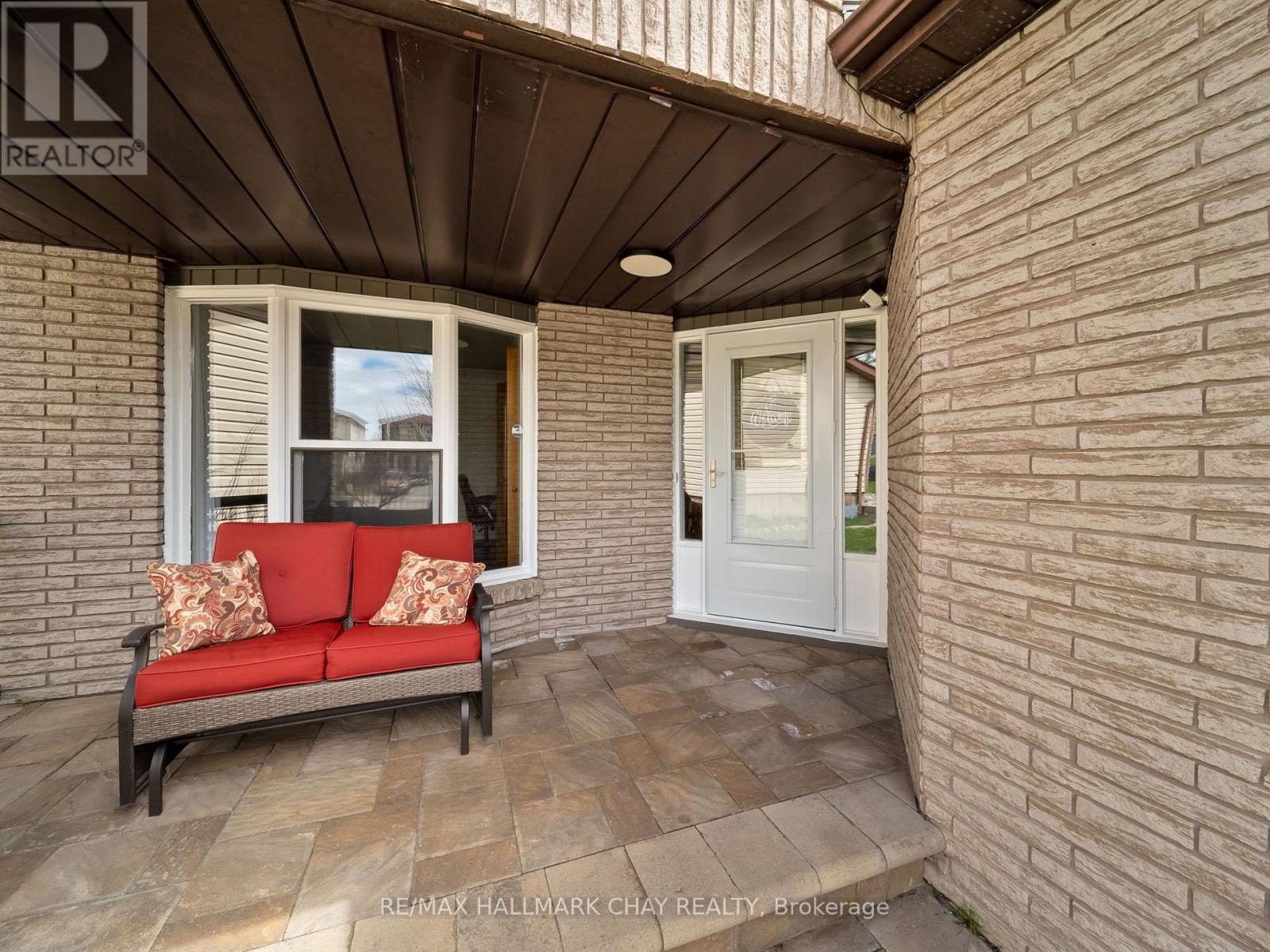 51 Shakespeare Crescent, Barrie, Ontario  L4N 6C1 - Photo 4 - S12129650