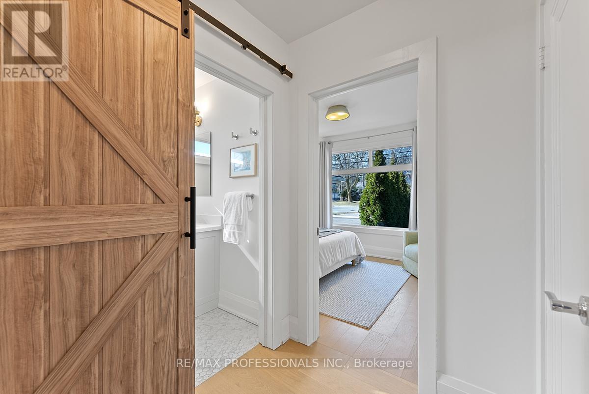 32 Birchcroft Road, Toronto (Princess-Rosethorn), Ontario  M9A 2L4 - Photo 28 - W12129599