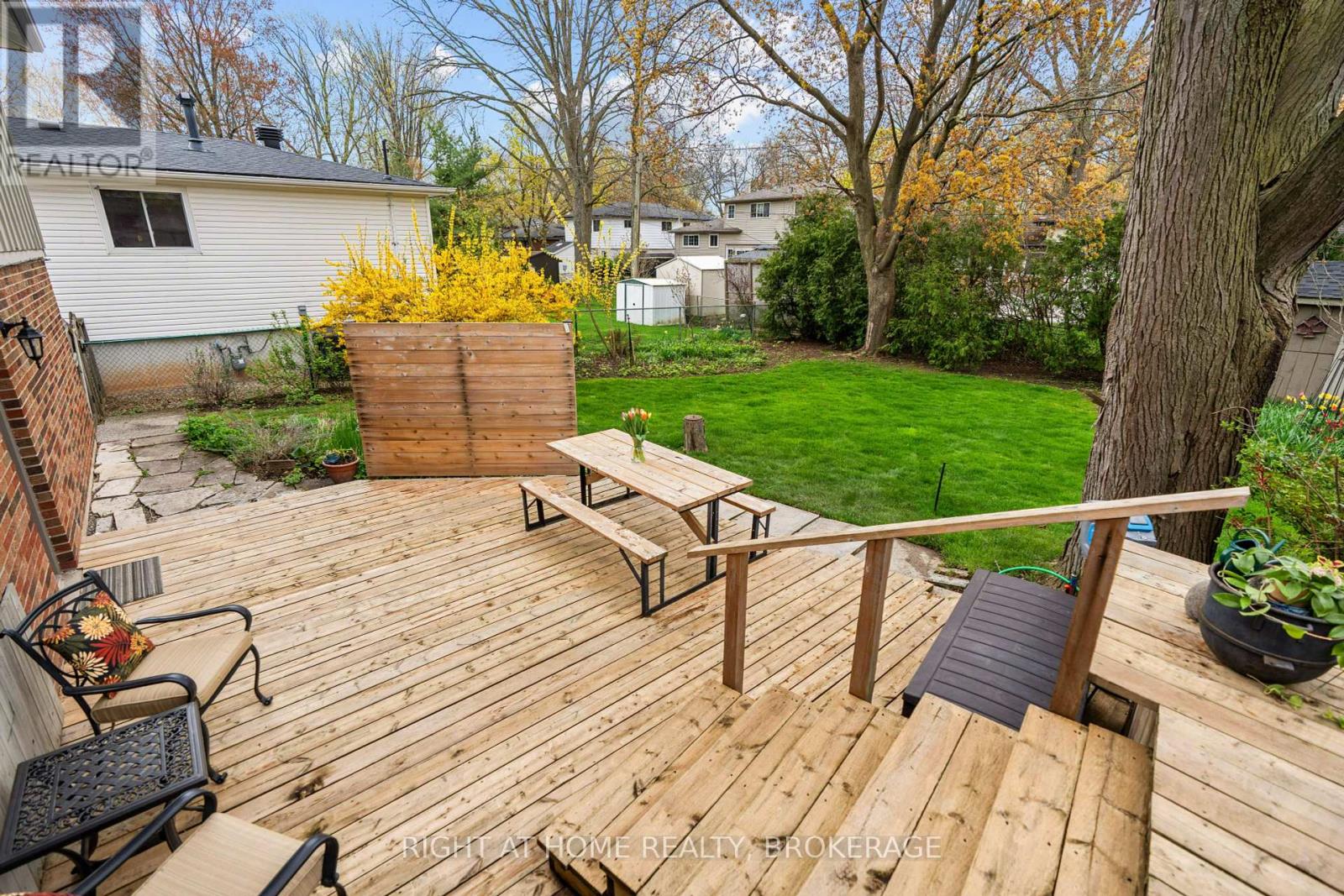 508 Kenmarr Crescent, Burlington, Ontario  L7L 4R7 - Photo 31 - W12129628
