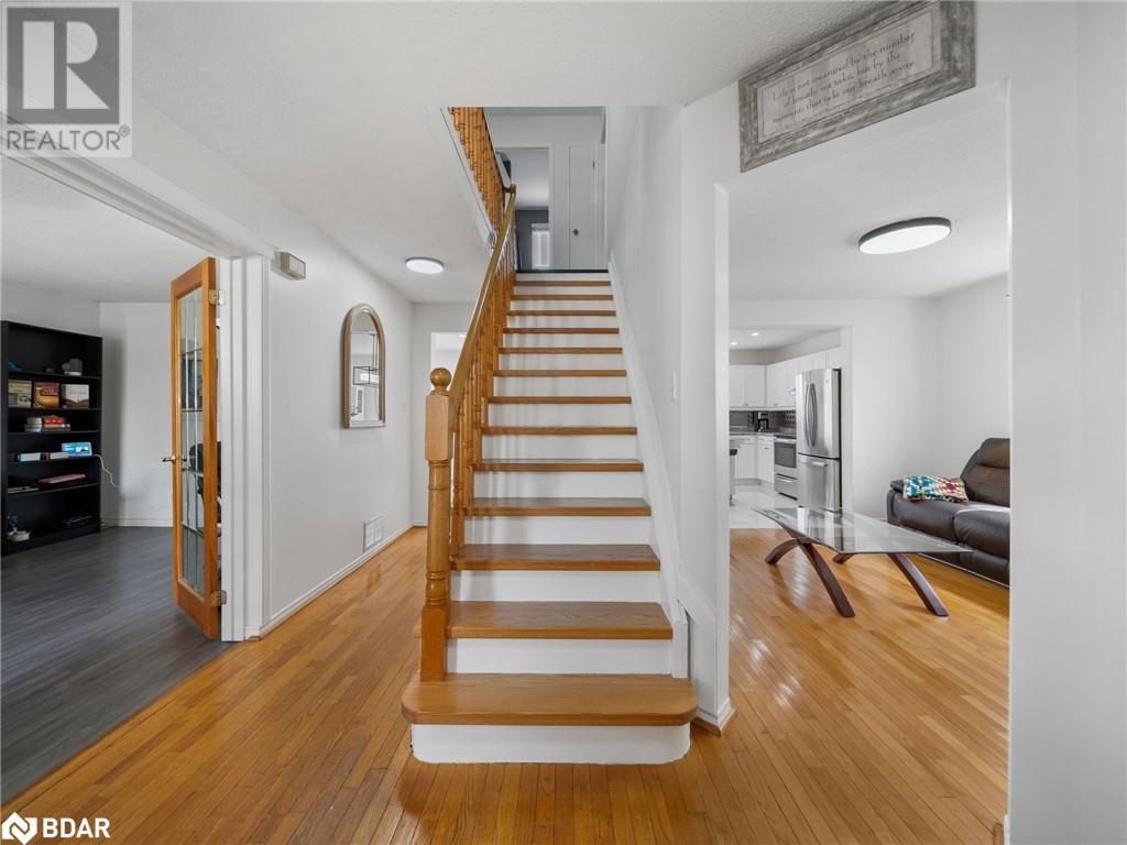 Property at 51 SHAKESPEARE Crescent image 4