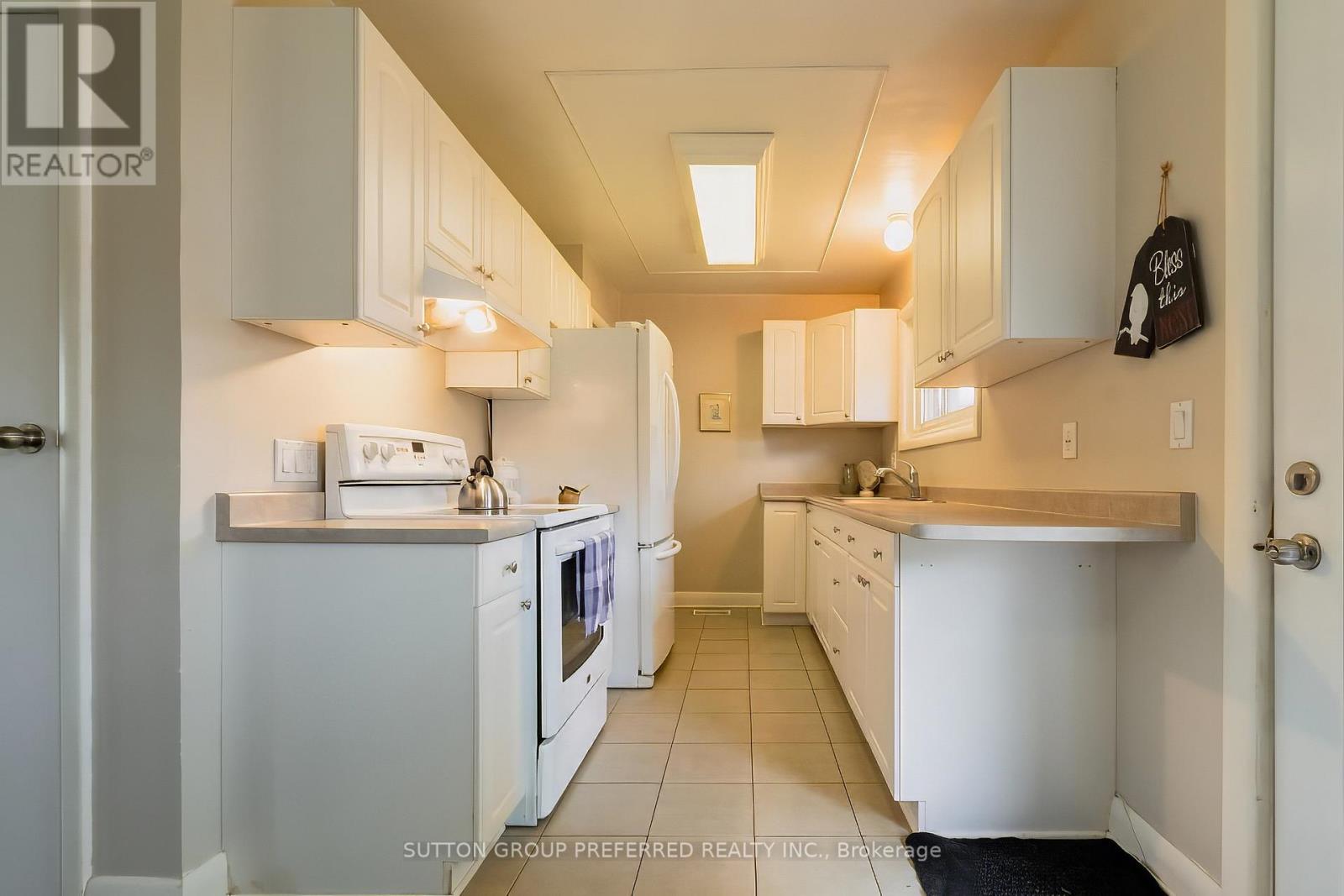 3572 Catherine Street, Thames Centre, Ontario  N0L 1G0 - Photo 9 - X12129737
