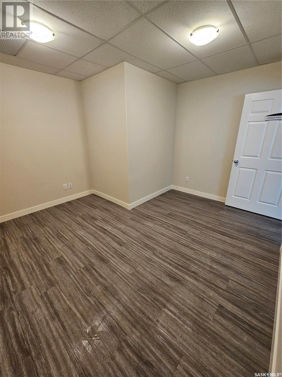 300 637 Solomon Crescent, Regina, Saskatchewan  S4N 4N7 - Photo 4 - SK995955