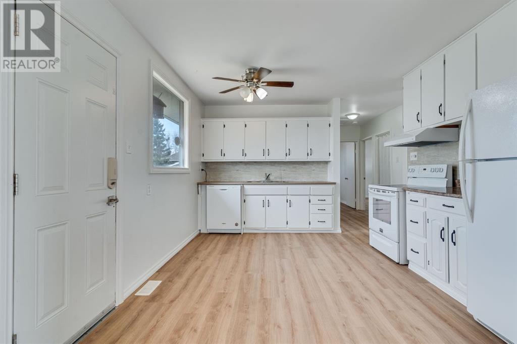 Property at 828 Hammond Street image 3