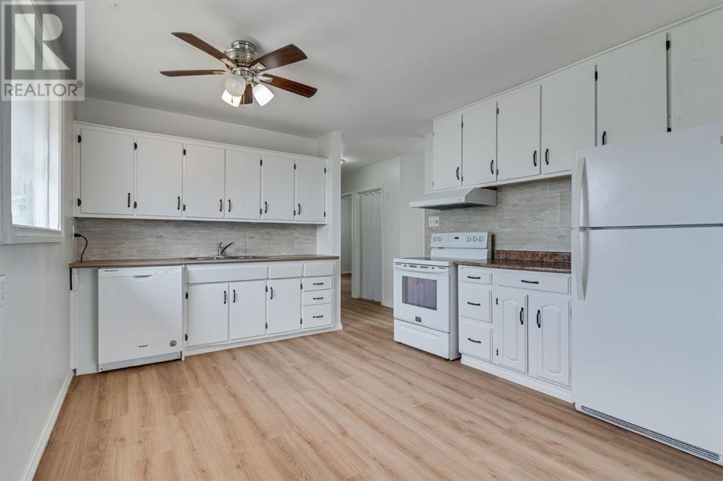 Property at 828 Hammond Street image 2