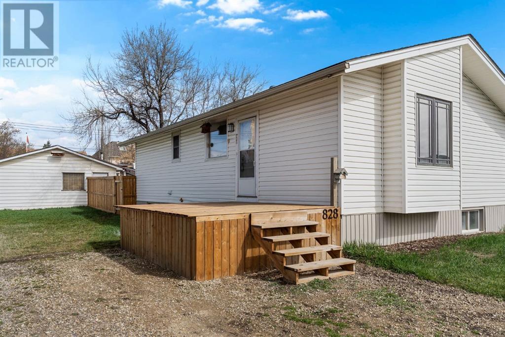 Property at 828 Hammond Street image 1