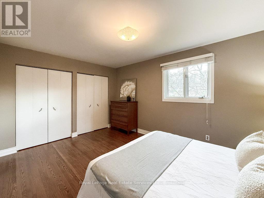 2086 Thornlea Drive, Oakville (Br Bronte), Ontario  L6L 1K6 - Photo 17 - W12129721