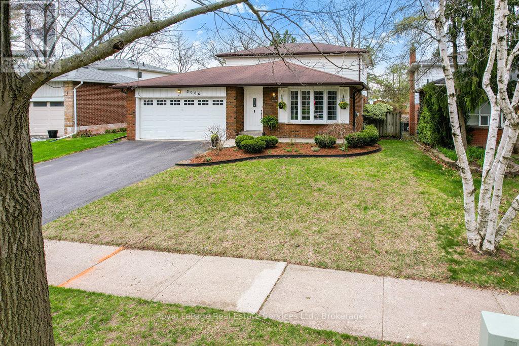 2086 Thornlea Drive, Oakville (Br Bronte), Ontario  L6L 1K6 - Photo 2 - W12129721