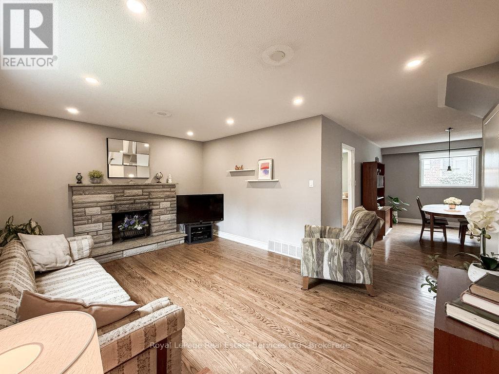2086 Thornlea Drive, Oakville (Br Bronte), Ontario  L6L 1K6 - Photo 21 - W12129721