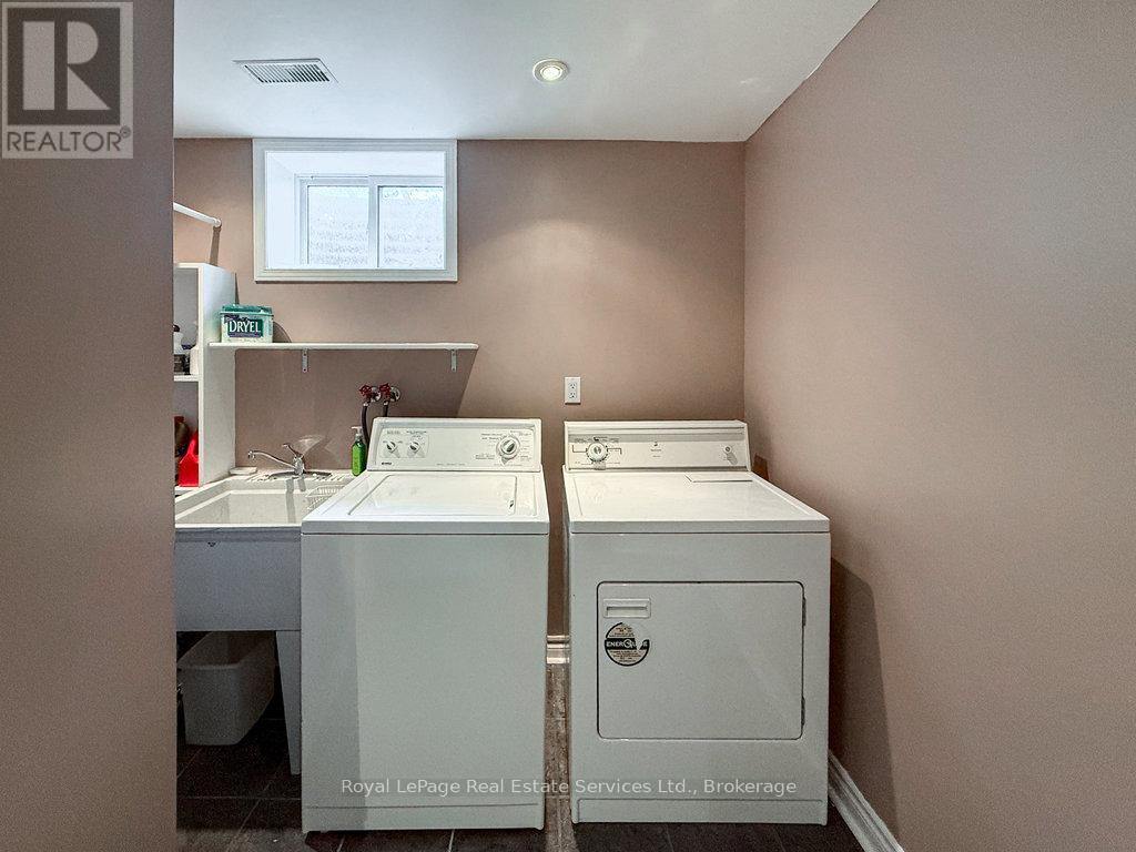 2086 Thornlea Drive, Oakville (Br Bronte), Ontario  L6L 1K6 - Photo 28 - W12129721
