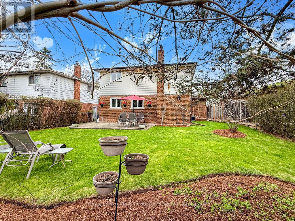 2086 Thornlea Drive, Oakville (Br Bronte), Ontario  L6L 1K6 - Photo 36 - W12129721