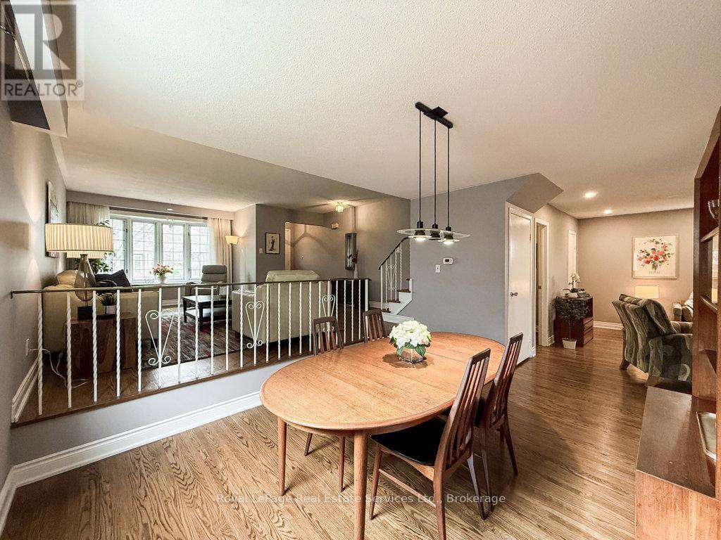 2086 Thornlea Drive, Oakville (Br Bronte), Ontario  L6L 1K6 - Photo 8 - W12129721