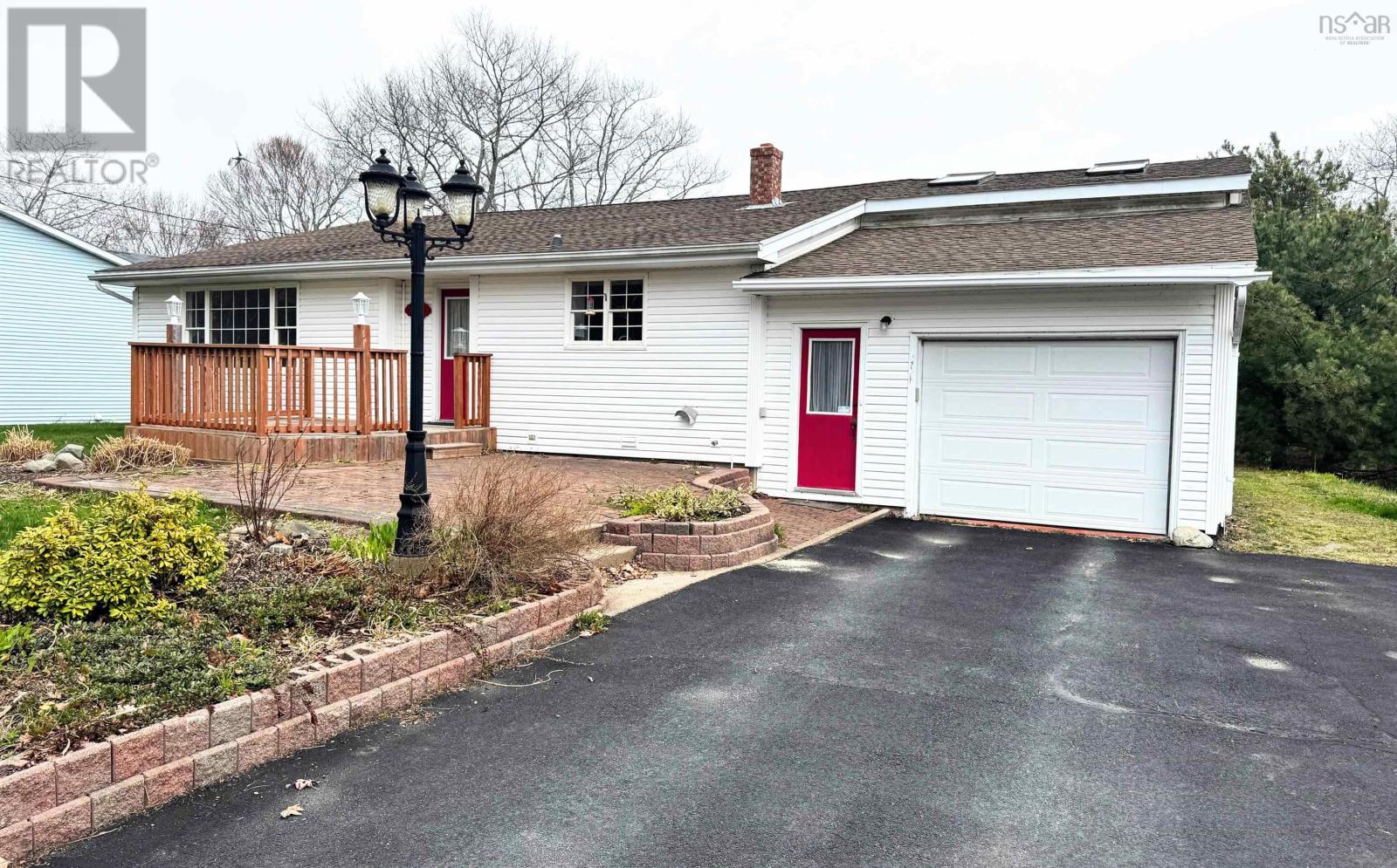 Property at 206 Lakeview Road image 2