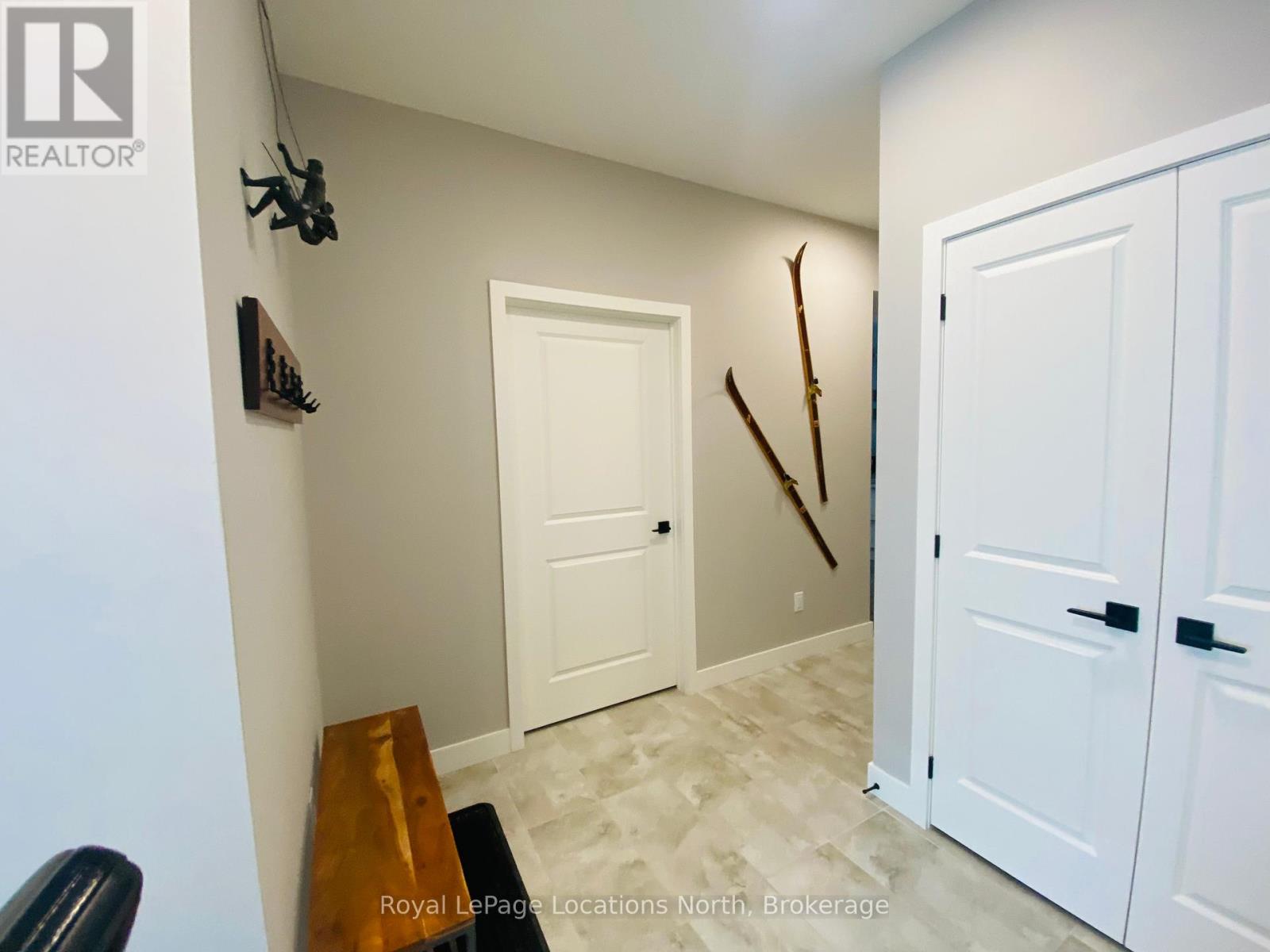 207 - 11 Beausoleil Lane, Blue Mountains, Ontario  L9Y 0Y5 - Photo 8 - X12129730