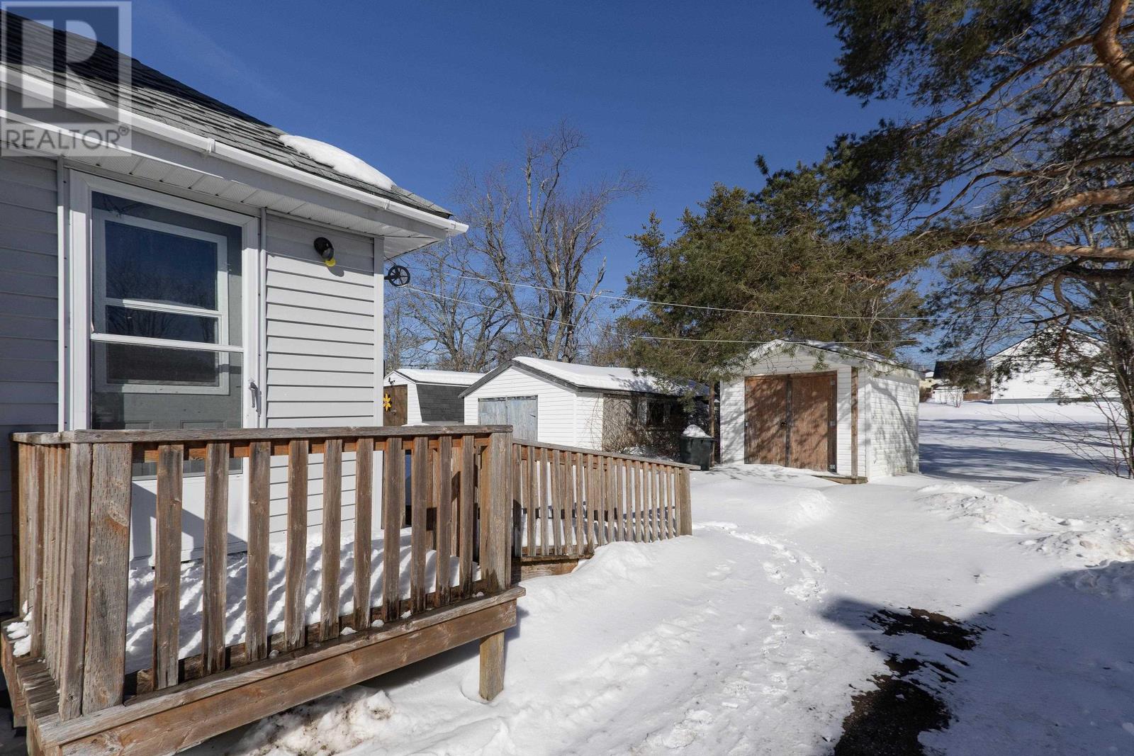 90 Mcfarlane Street, Springhill, Nova Scotia  B0M 1X0 - Photo 37 - 202503247