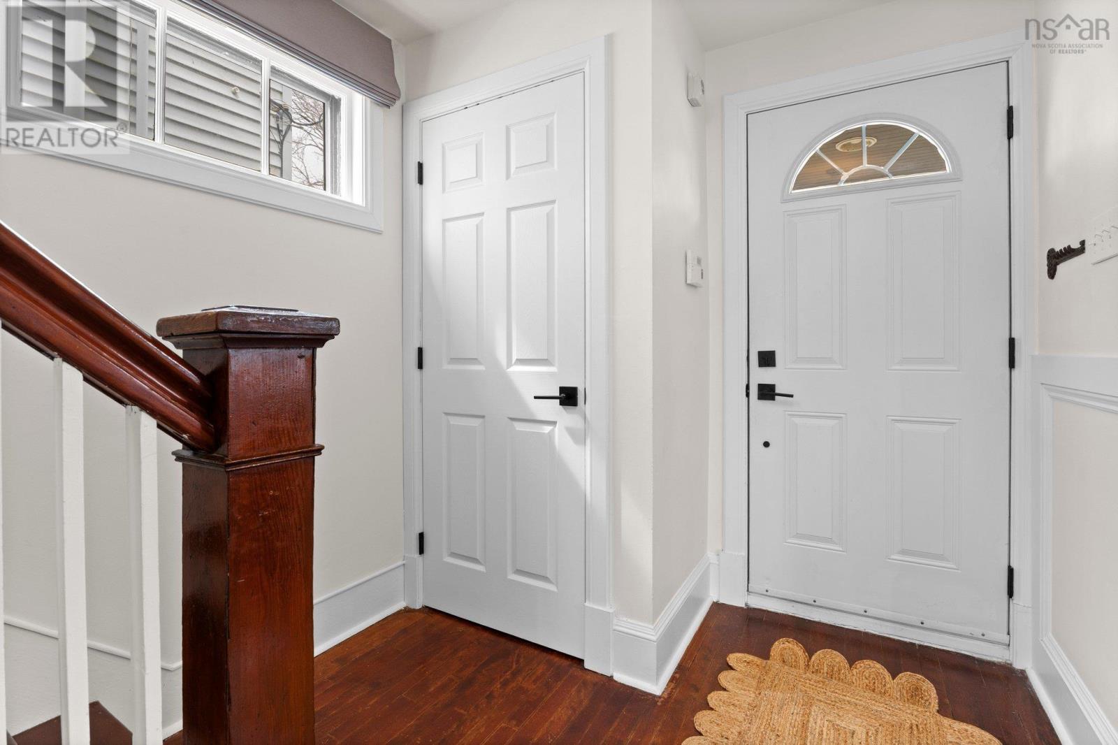 Property at 2516 Poplar Street image 2