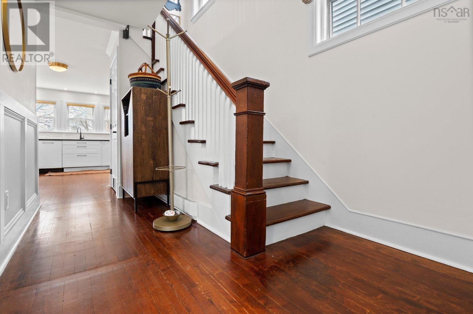 Property at 2516 Poplar Street image 3