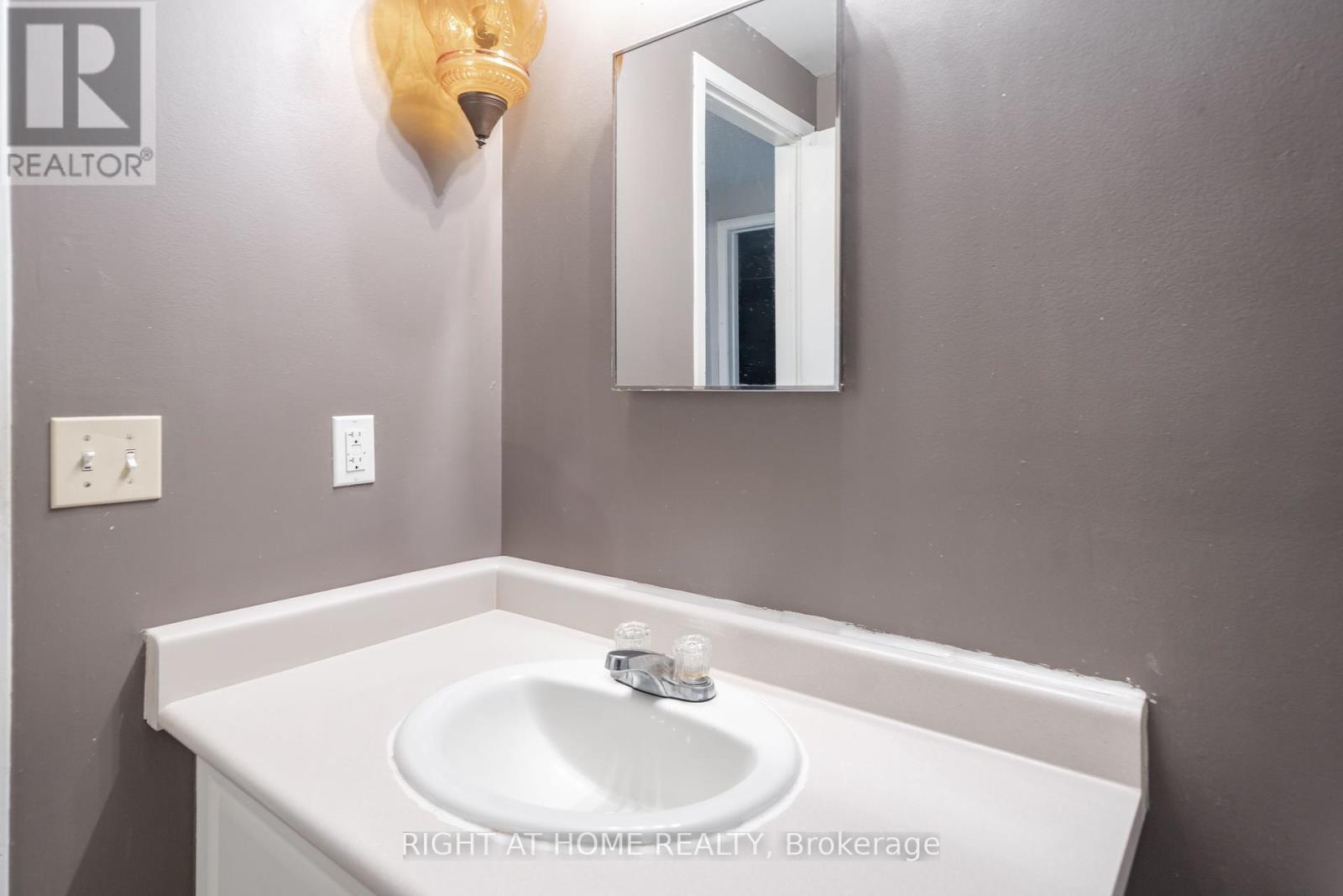 74 Burns Circle, Barrie, Ontario  L4N 5J8 - Photo 14 - S12125520