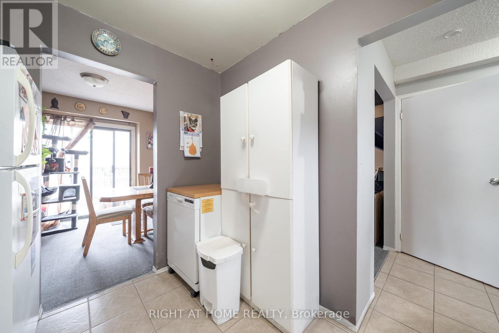 74 Burns Circle, Barrie, Ontario  L4N 5J8 - Photo 11 - S12125520