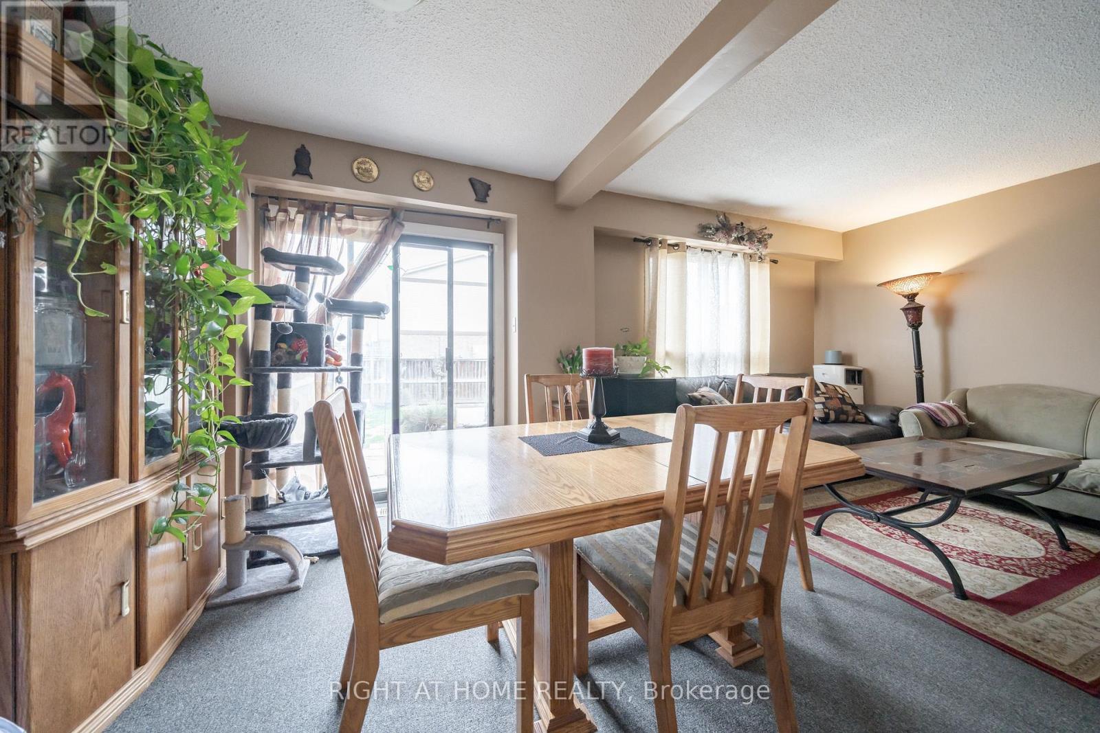 74 Burns Circle, Barrie, Ontario  L4N 5J8 - Photo 8 - S12125520