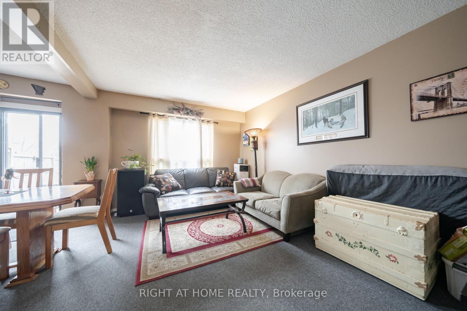 74 Burns Circle, Barrie, Ontario  L4N 5J8 - Photo 6 - S12125520