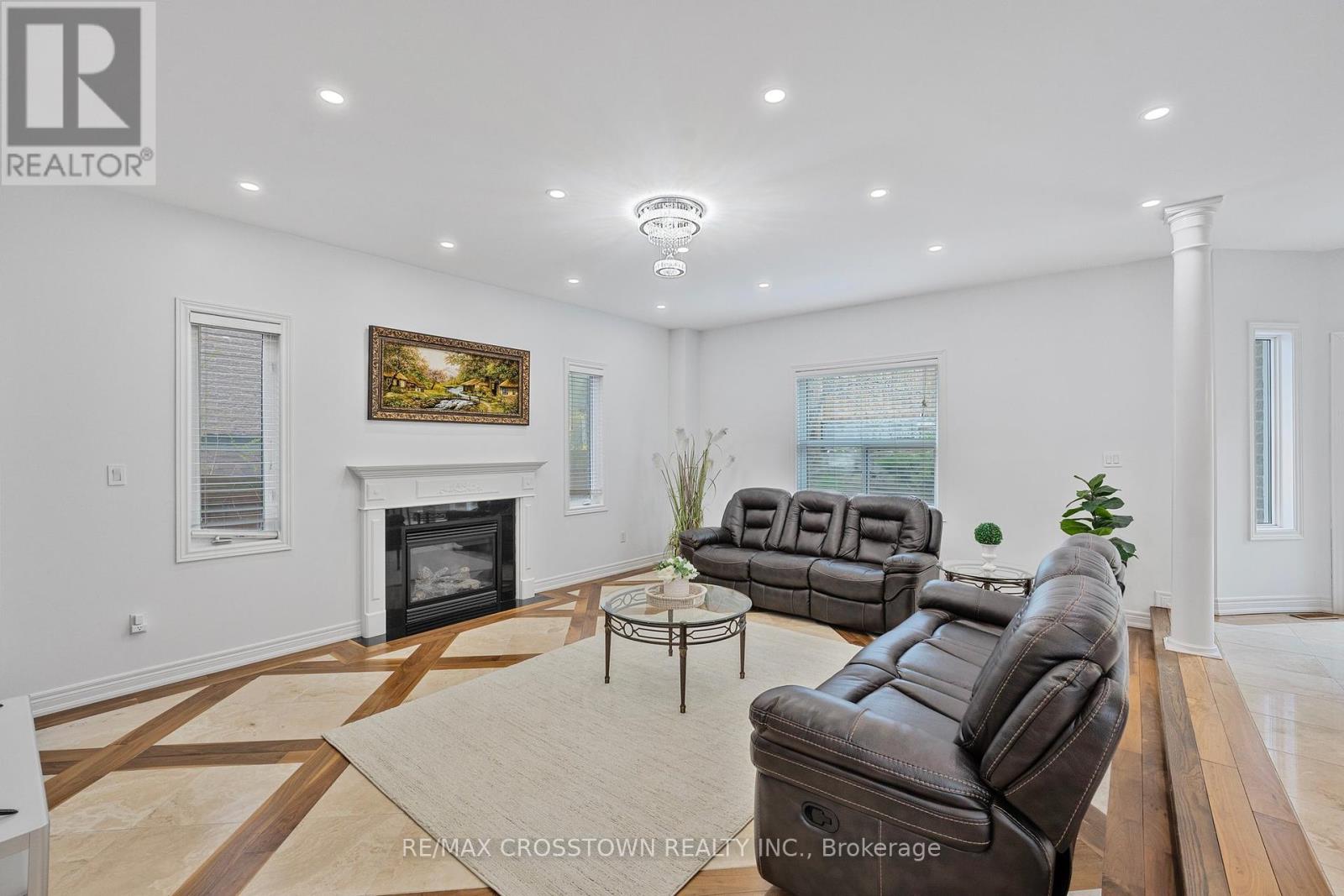 24 Windsor Crescent, Barrie, Ontario  L4N 0K3 - Photo 7 - S12129113