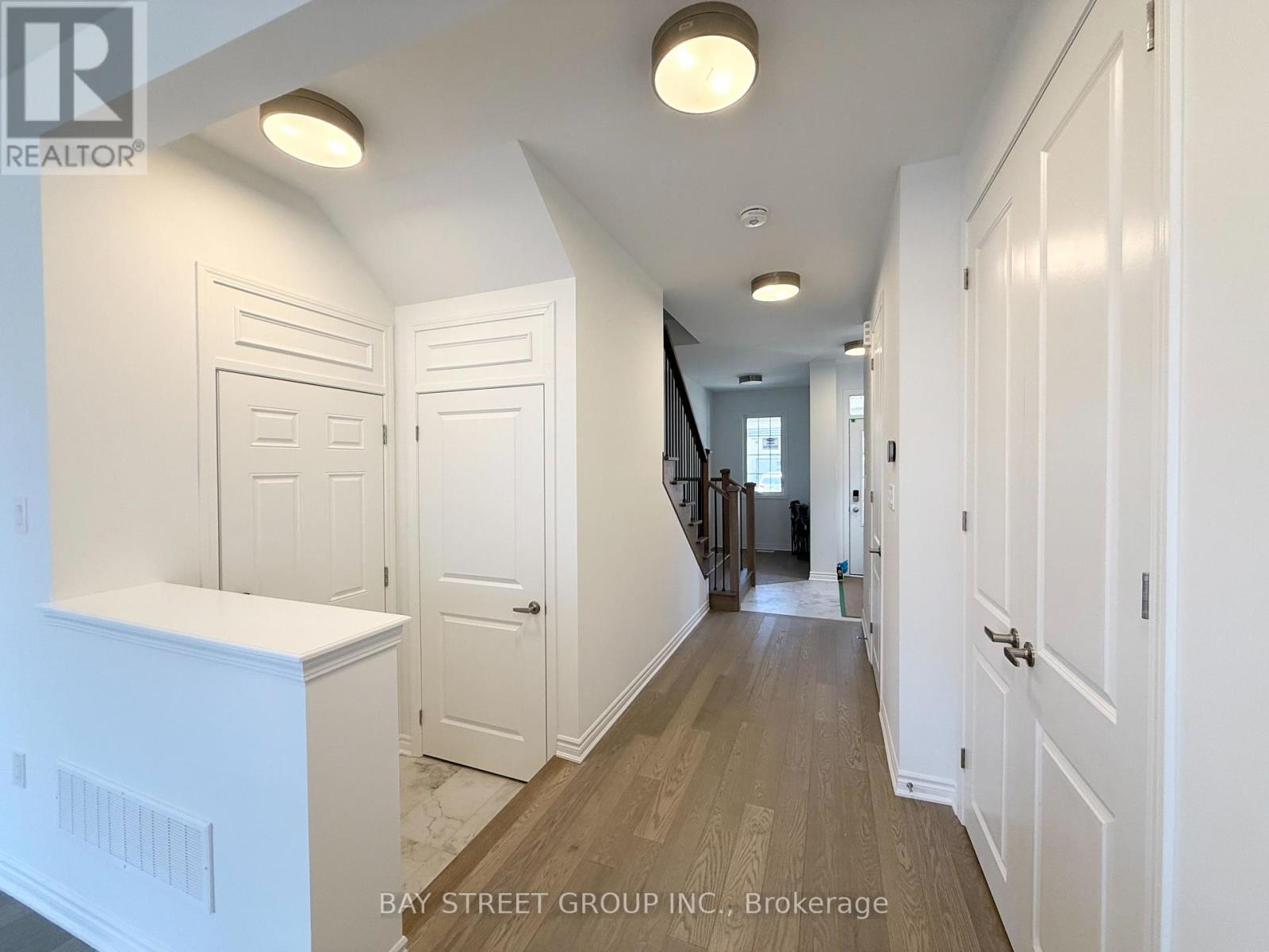 3033 Langdon Road, Oakville, Ontario  L6H 7Y5 - Photo 7 - W12127684