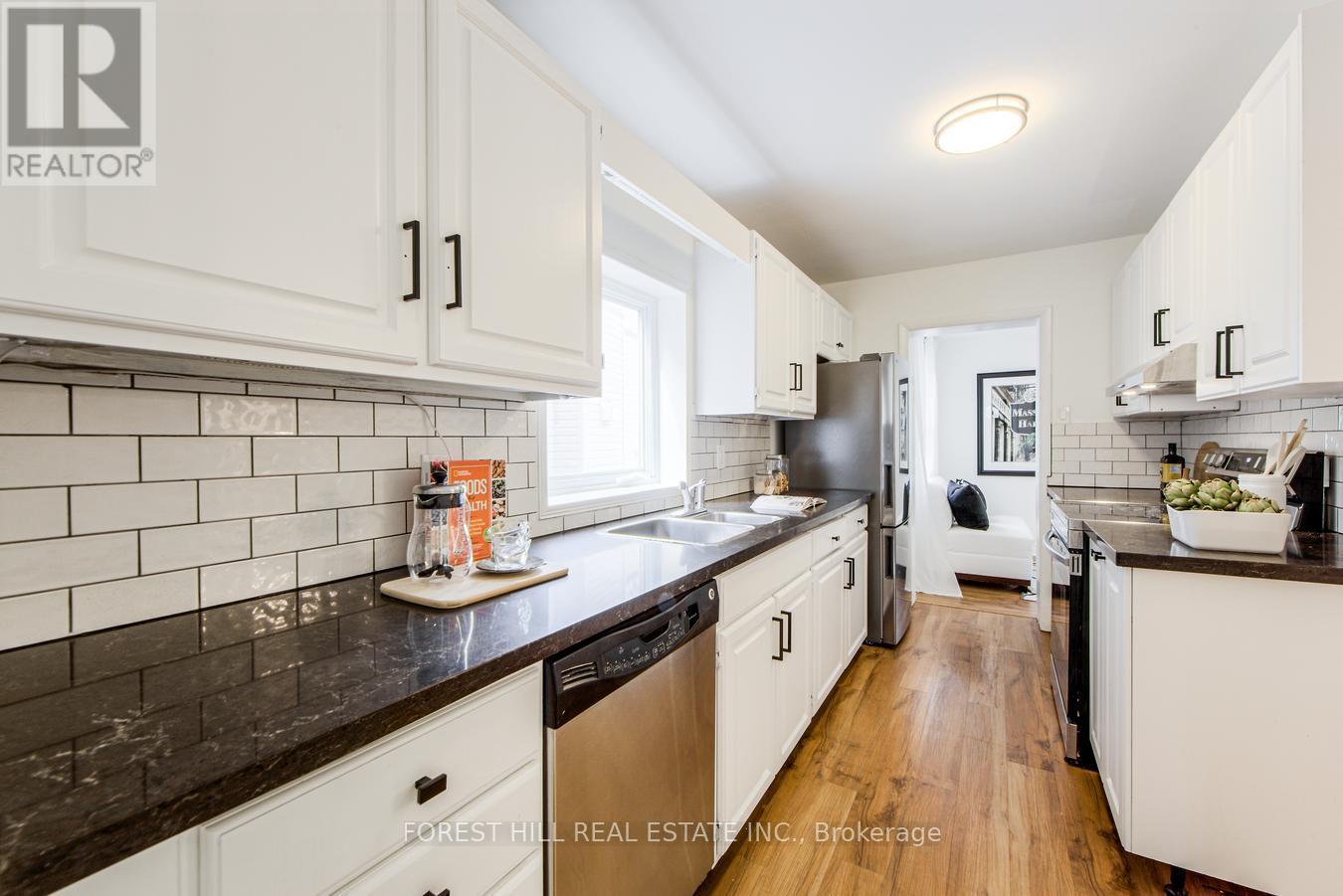 32 Randolph Road, Toronto, Ontario  M4G 3R7 - Photo 19 - C12129665