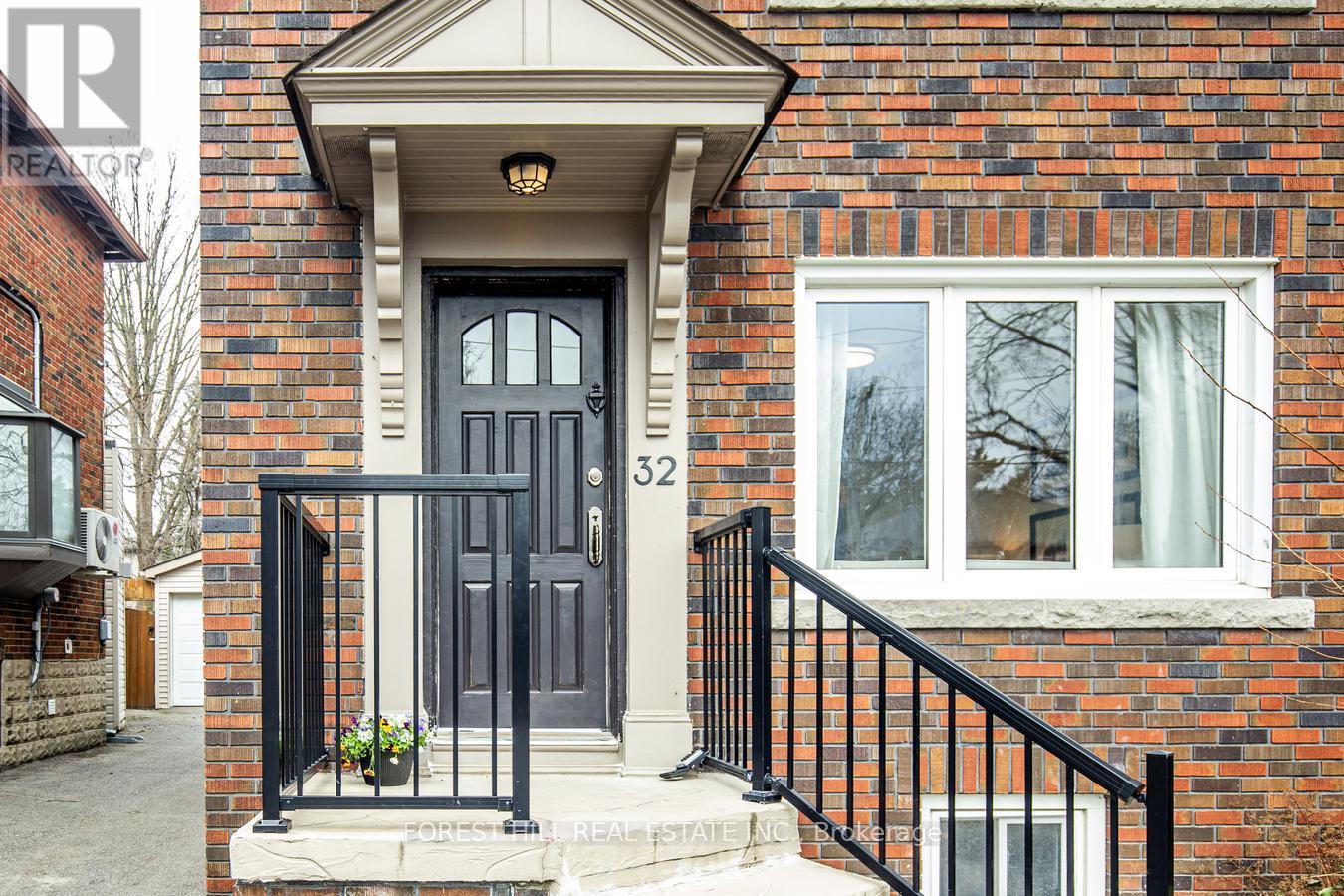 32 Randolph Road, Toronto, Ontario  M4G 3R7 - Photo 2 - C12129665