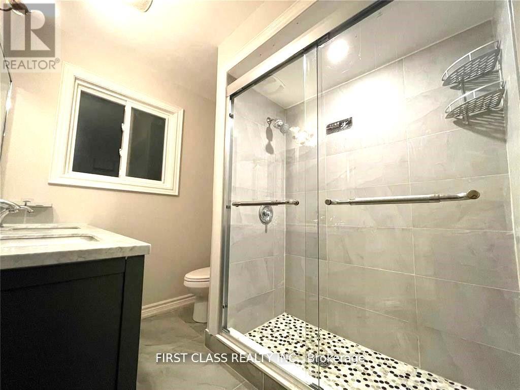 Upper - 24 Greenyards Drive, Toronto, Ontario  M2M 2R6 - Photo 11 - C12129709