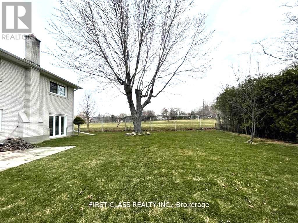 Upper - 24 Greenyards Drive, Toronto, Ontario  M2M 2R6 - Photo 13 - C12129709