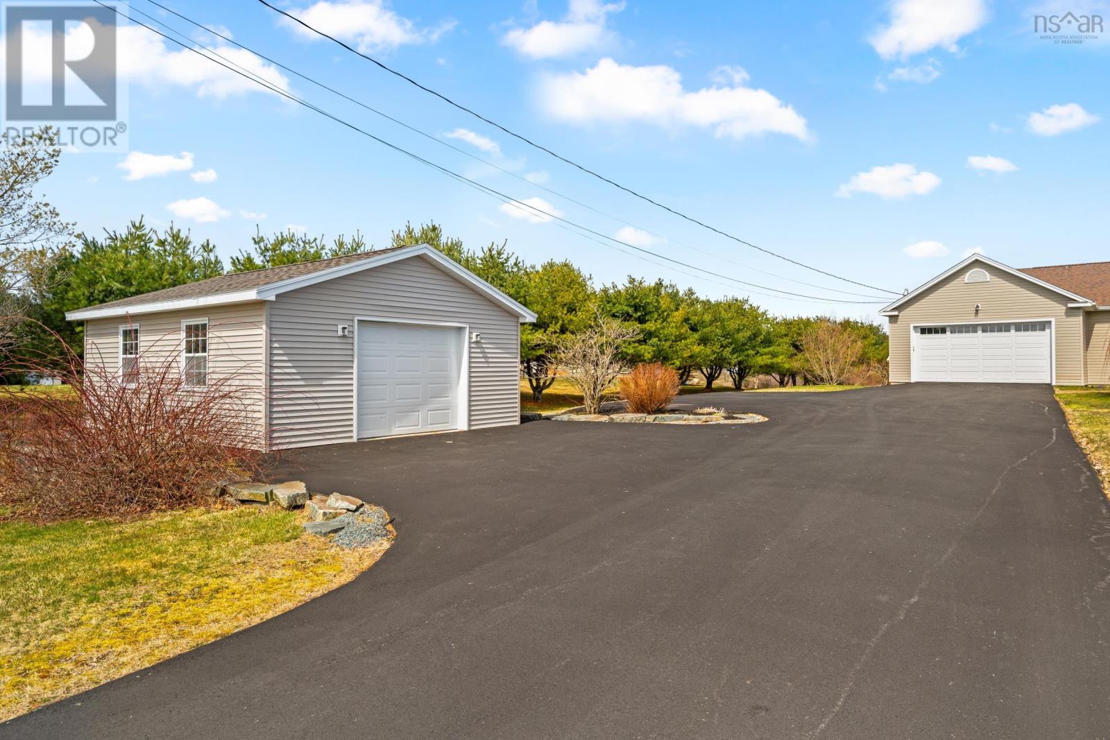 Property at 21 Meadowview Drive image 5