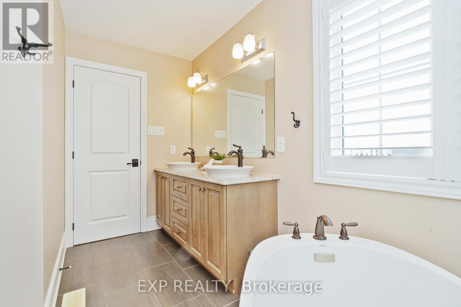 112 Burbot Street, Ottawa, Ontario  K2J 6J8 - Photo 18 - X12129723