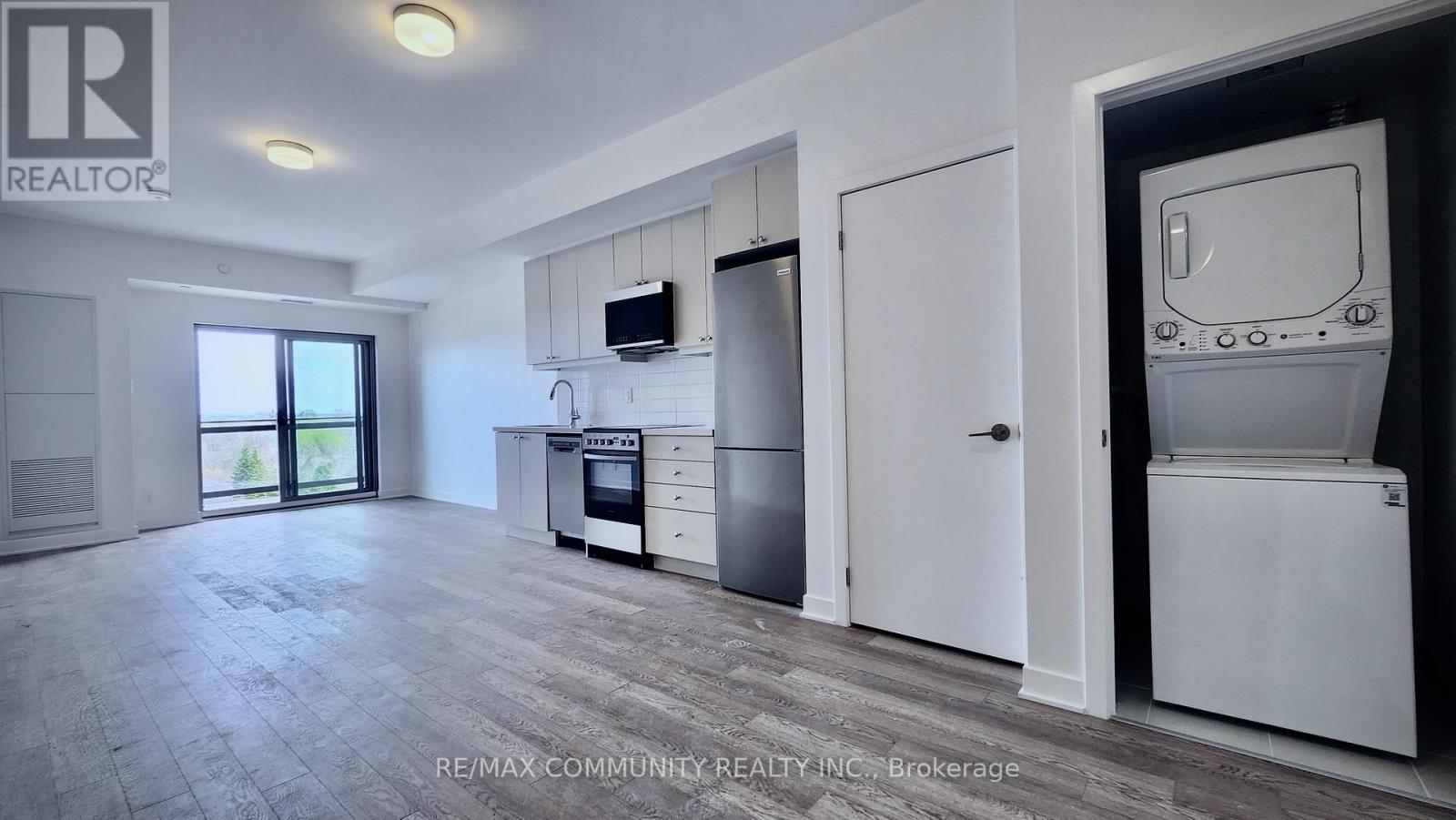 Property at 704 - 55 CLARINGTON BOULEVARD image 3