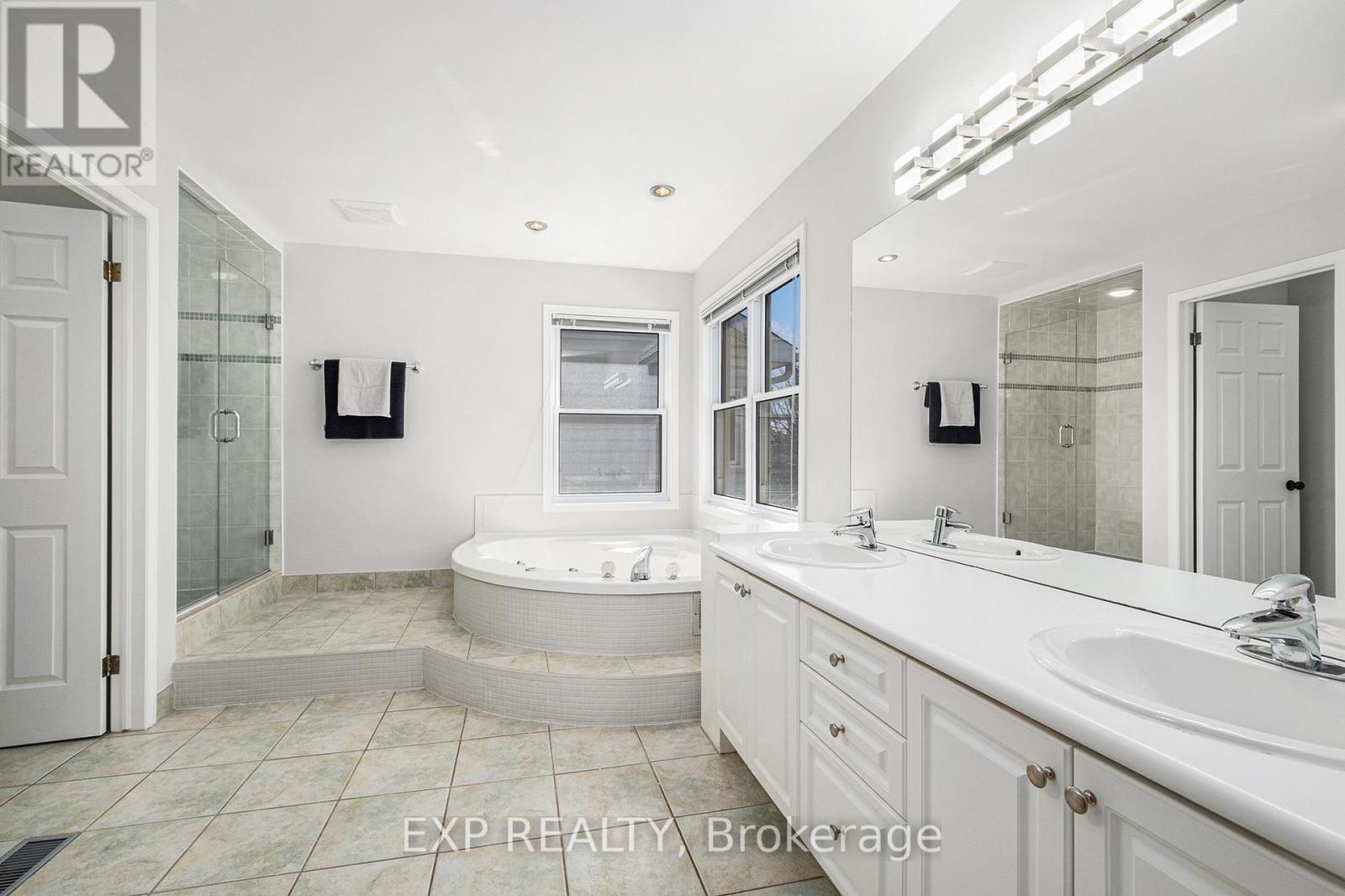 135 Lanigan Crescent, Ottawa, Ontario  K2S 1G9 - Photo 22 - X12116987