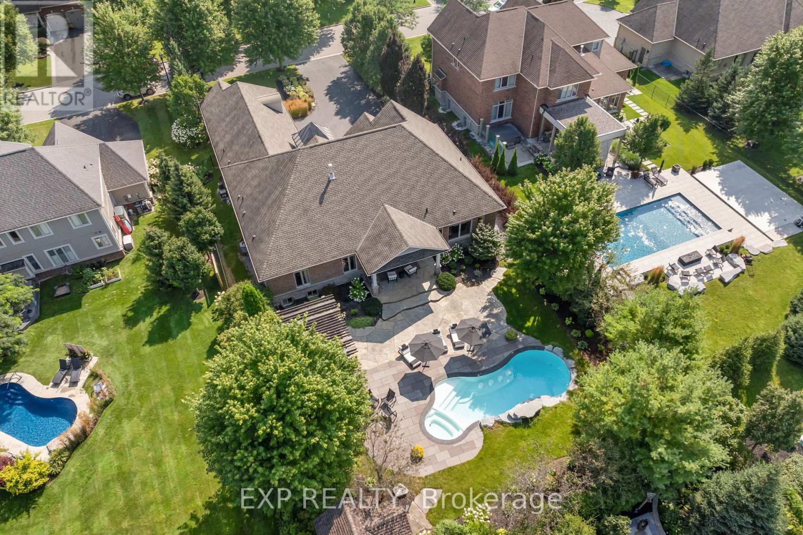 53 Country Club Crescent, Uxbridge, Ontario  L9P 0B8 - Photo 3 - N12129711